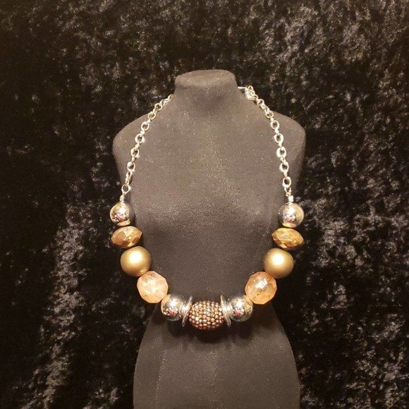 Necklace & Pierced Earrings Set - Picture 2 of 8